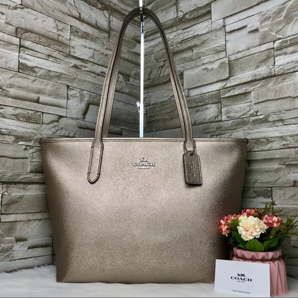 Coach Handbags - 👜‼️SALE‼️🌺ZIP TOP TOTE